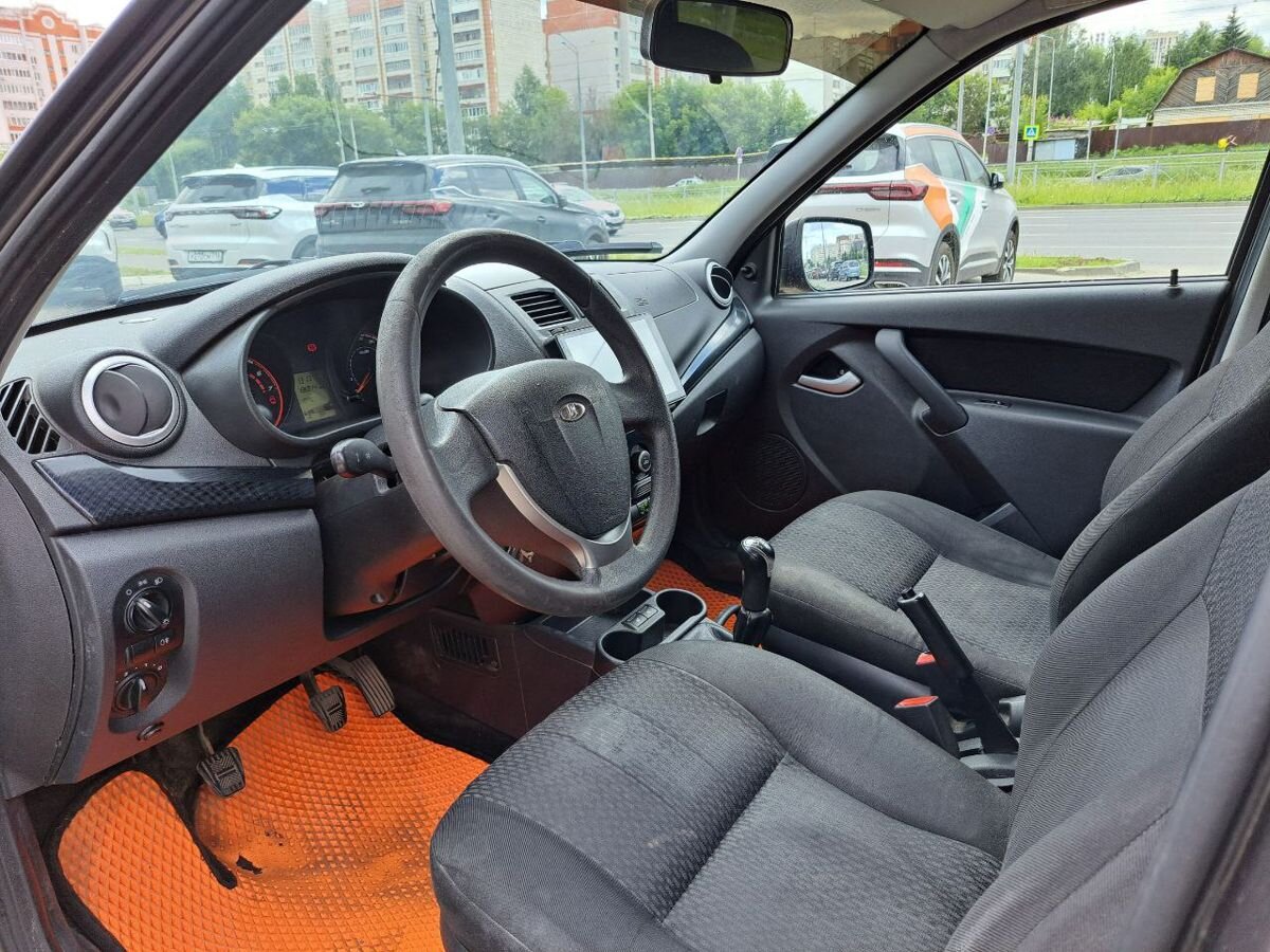 car-image
