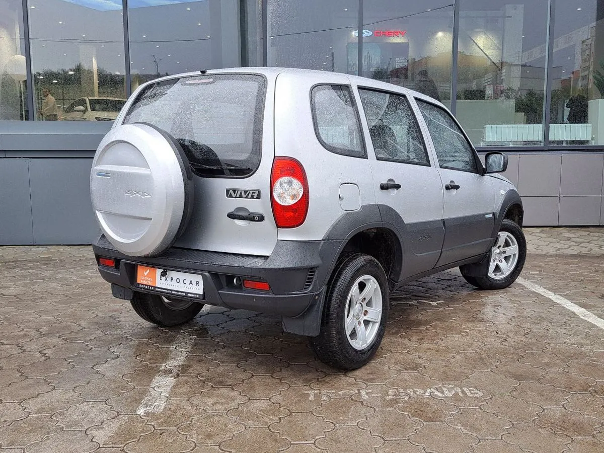 car-image