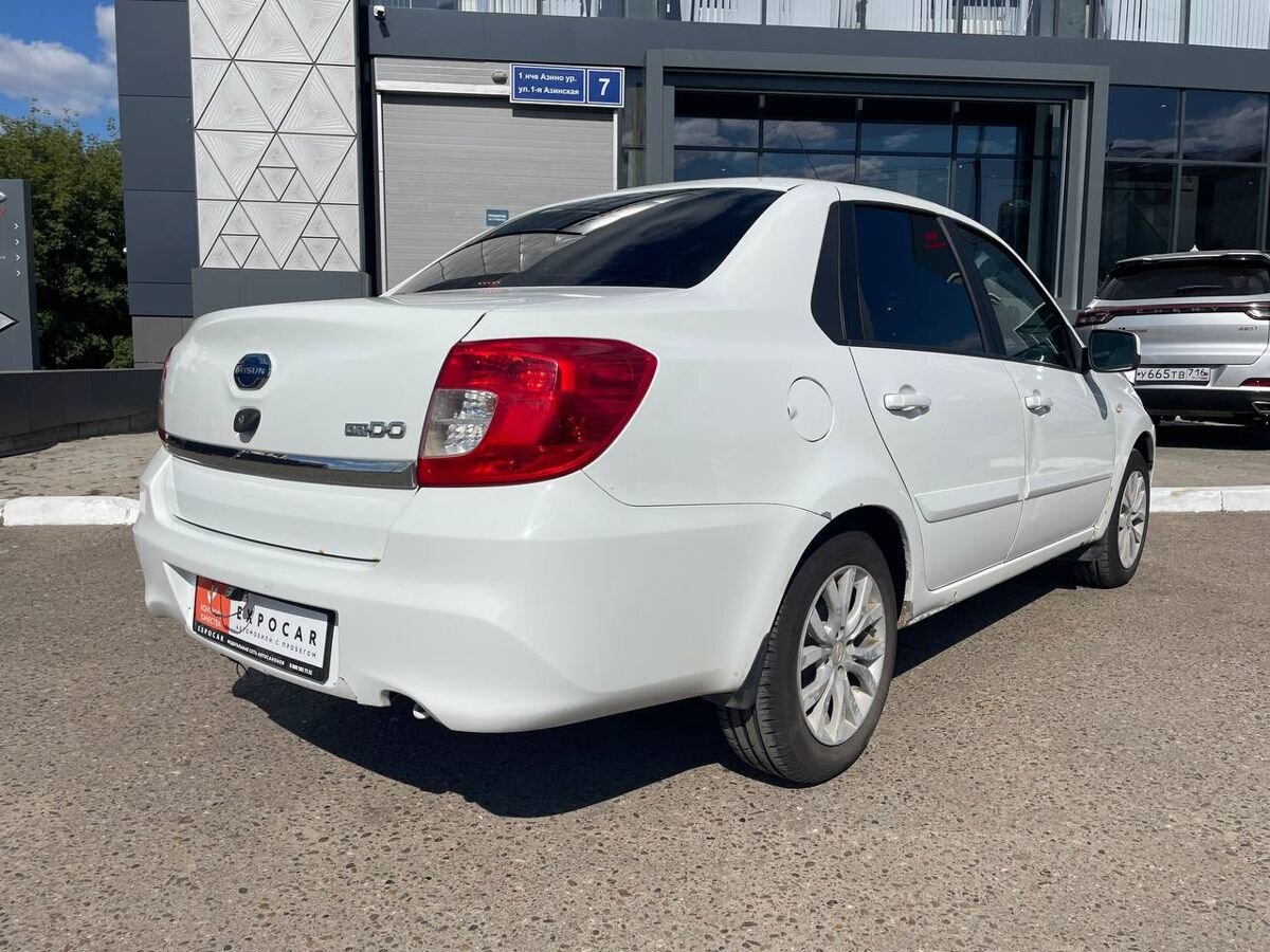 car-image