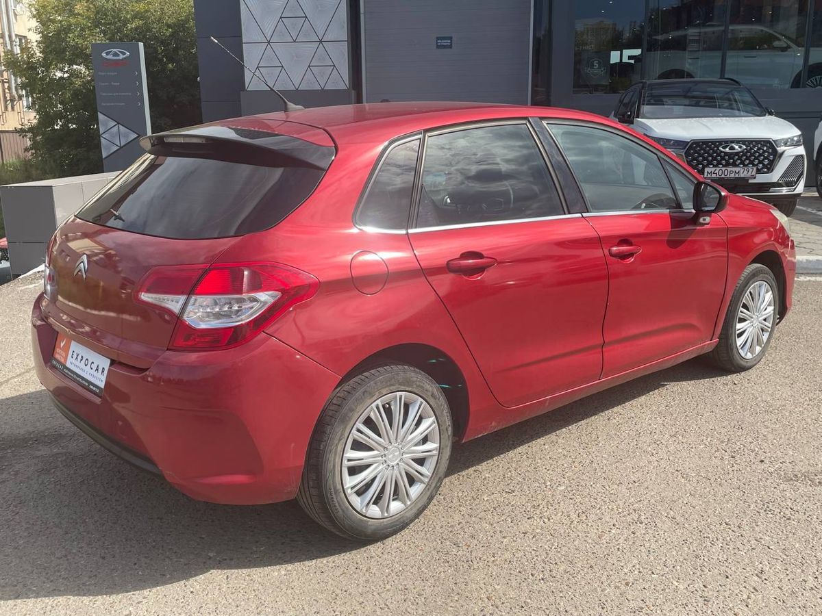 car-image