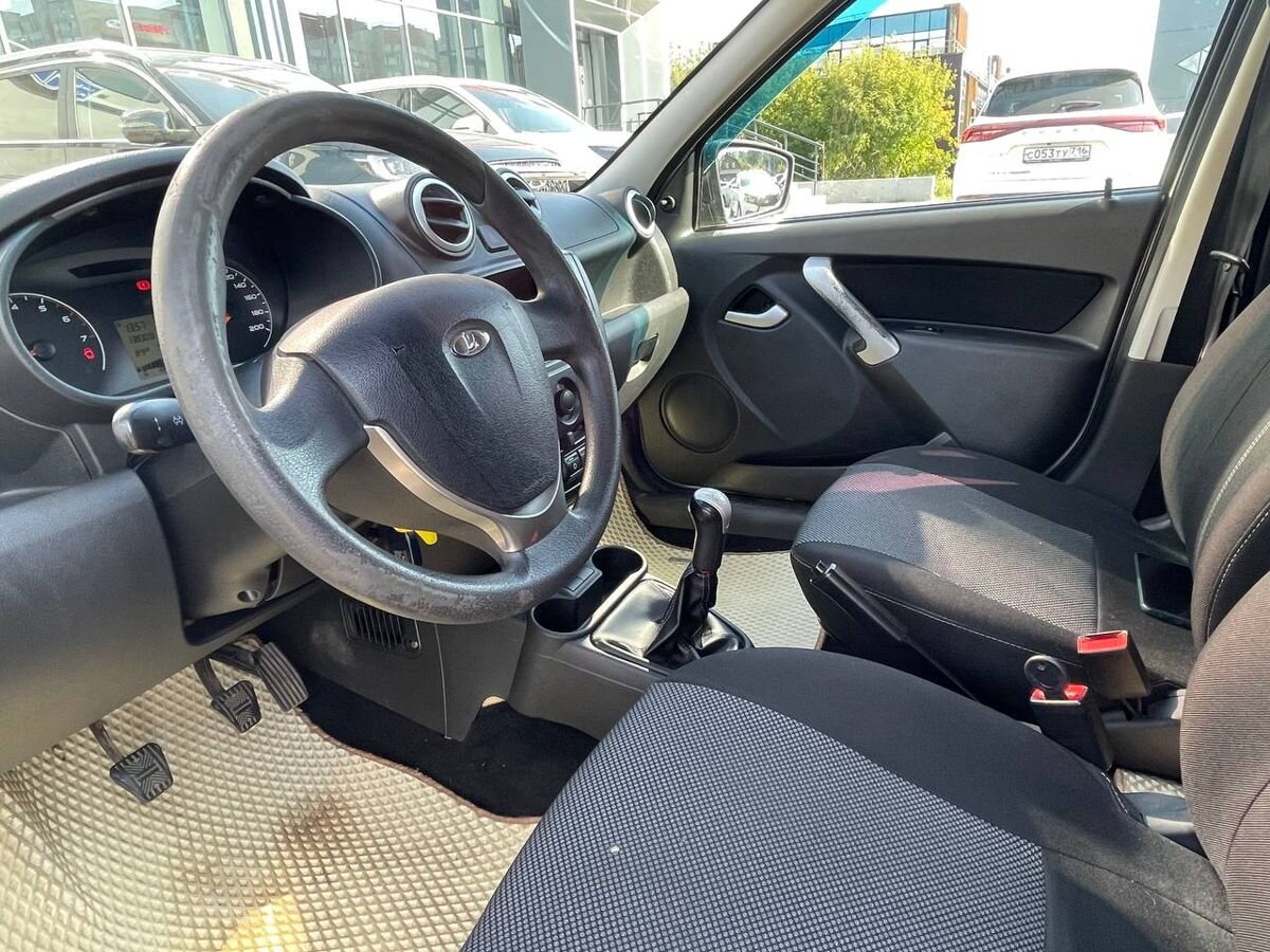 car-image