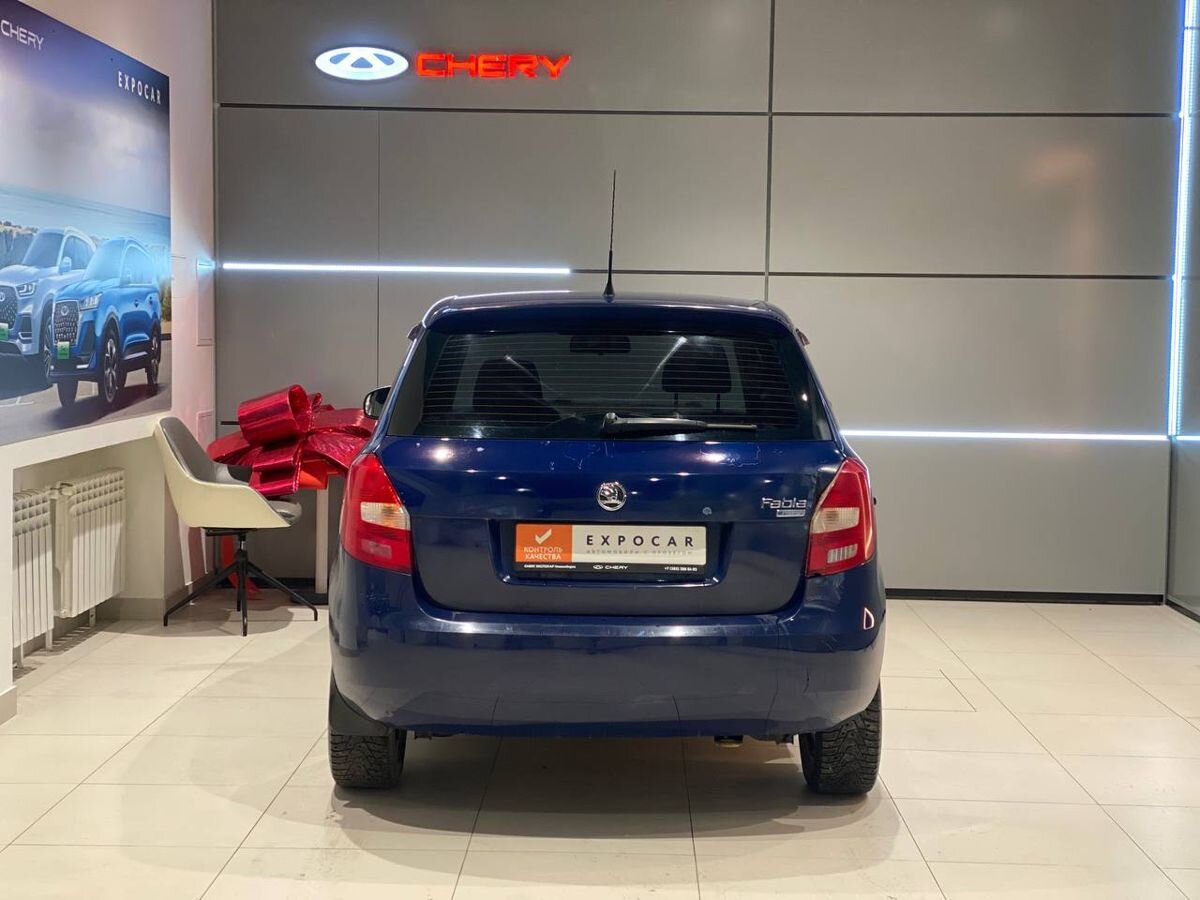 car-image