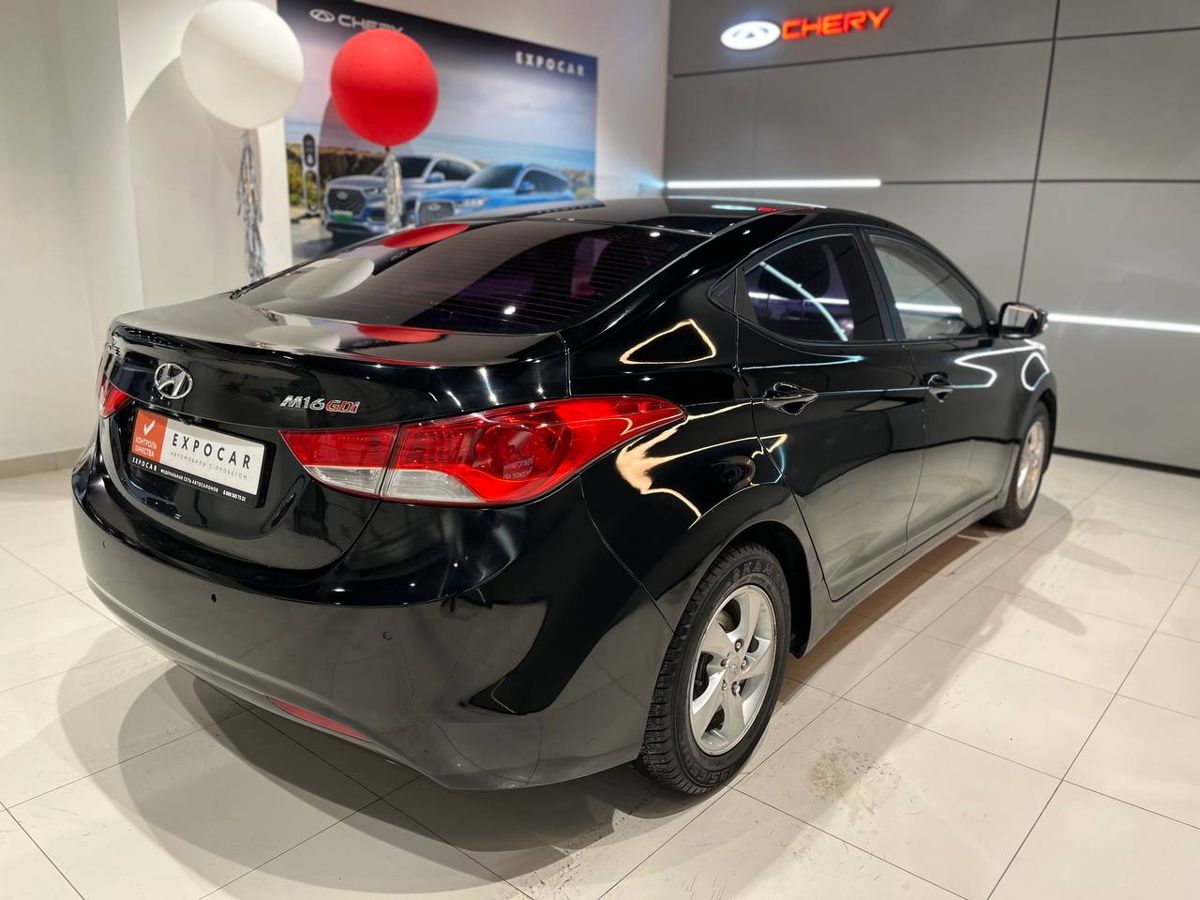 car-image