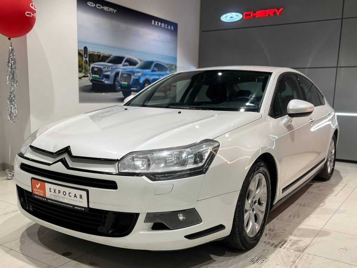 car-image