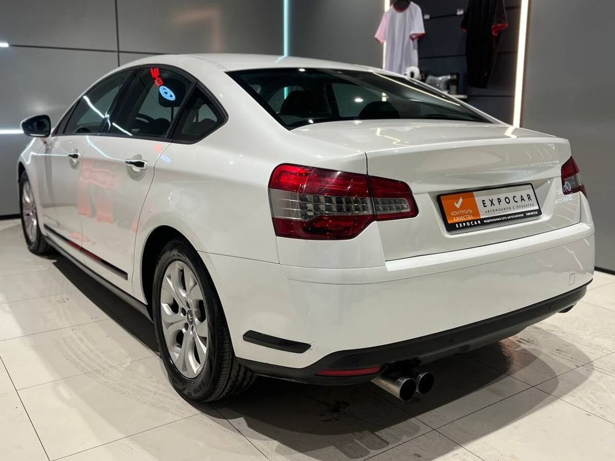 car-image