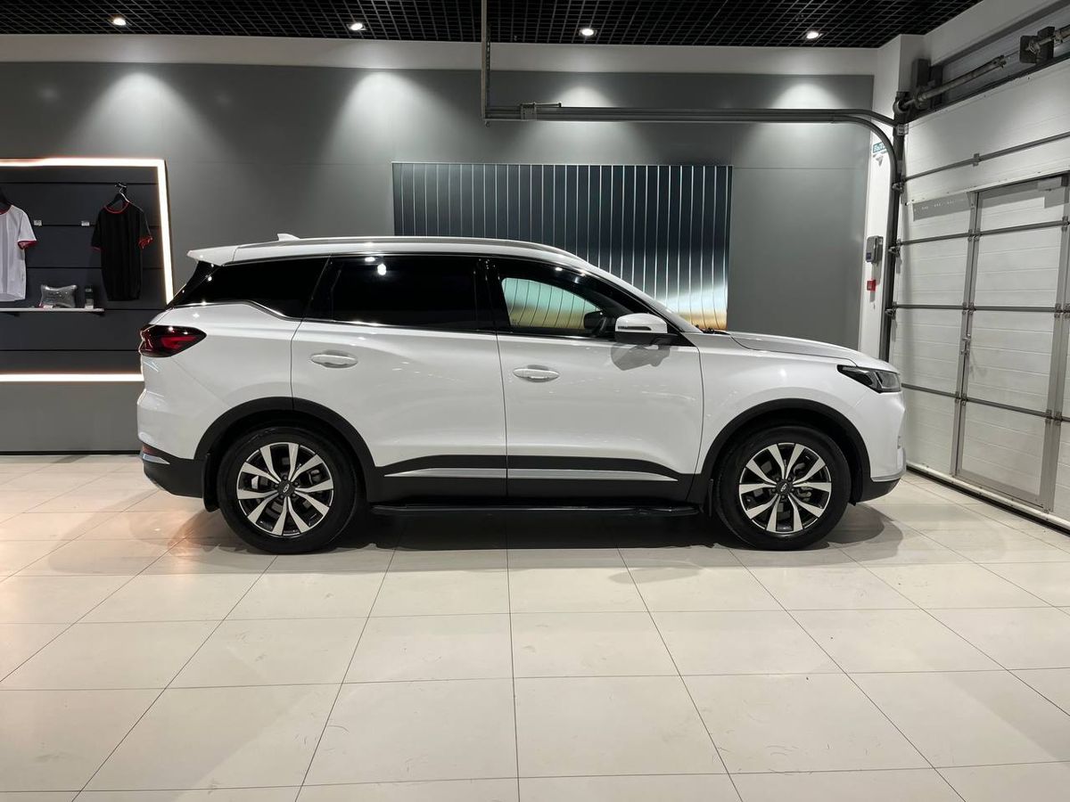 car-image