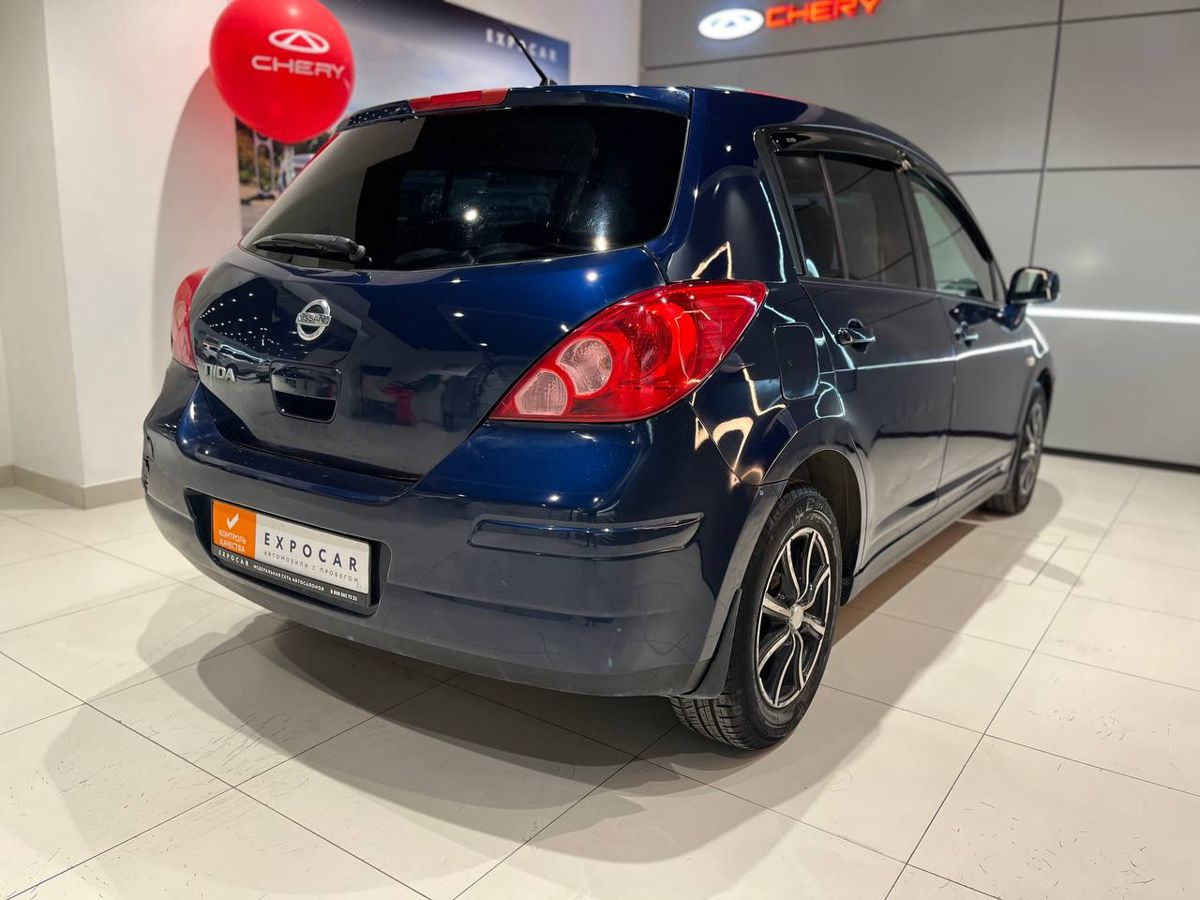 car-image