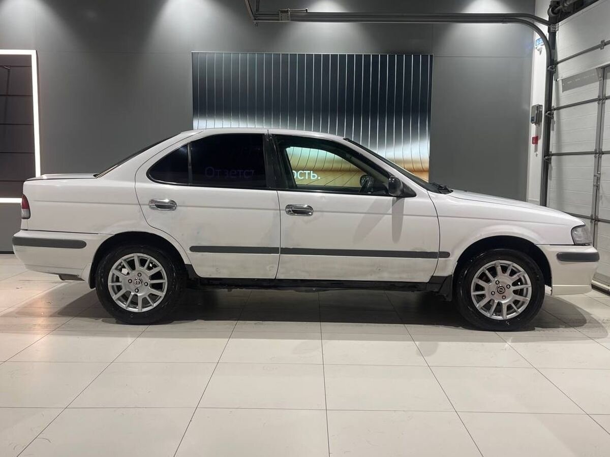 car-image