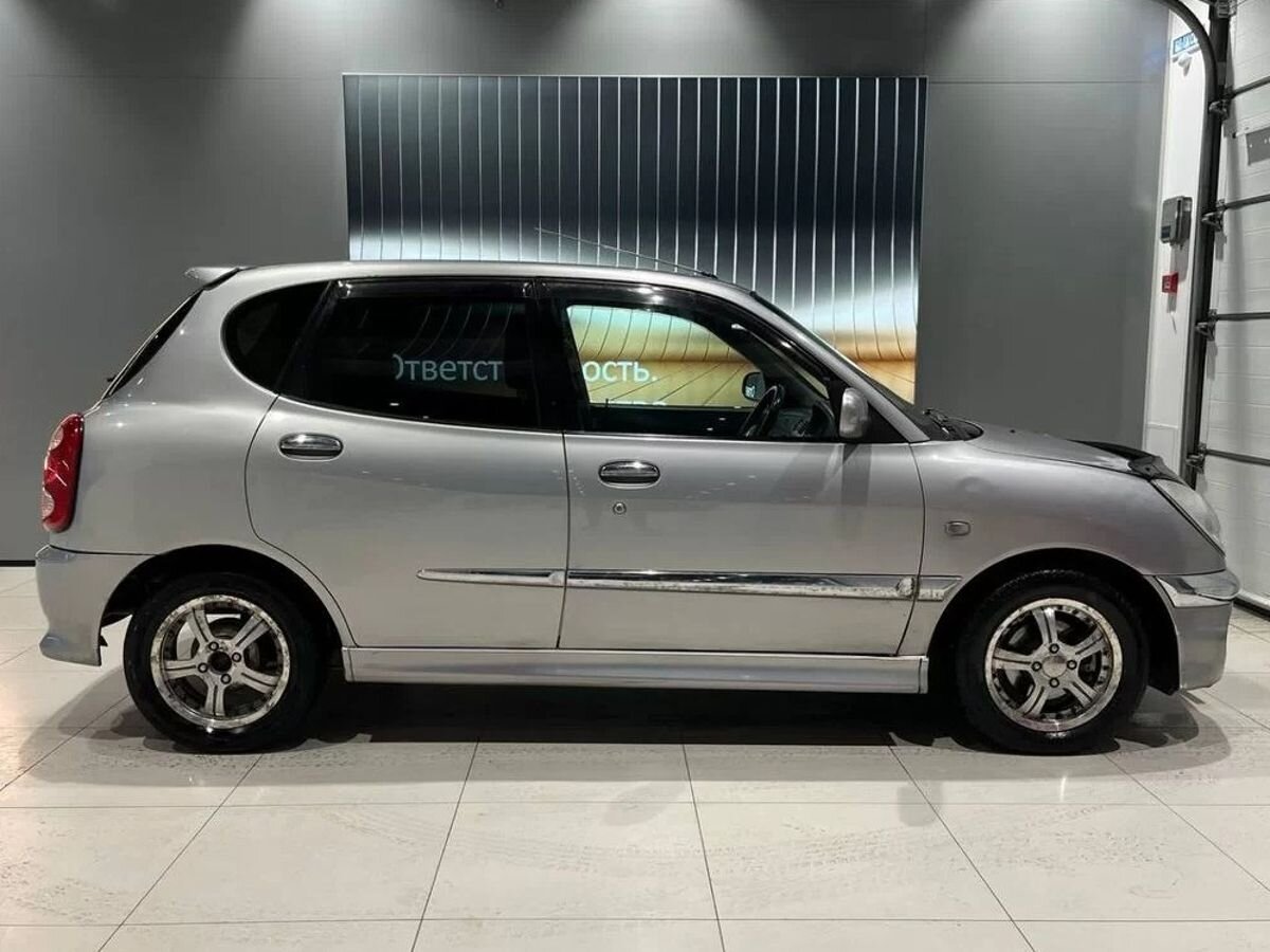 car-image