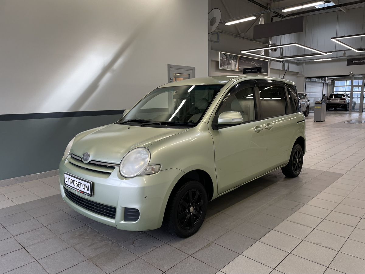 Купить б/у Toyota Sienta 2006 null г., с пробегом 299999 км в Красноярске:  цена 720000