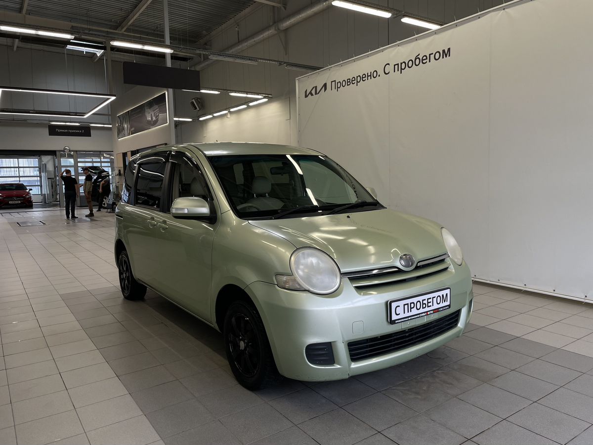 Купить б/у Toyota Sienta 2006 null г., с пробегом 299999 км в Красноярске:  цена 720000