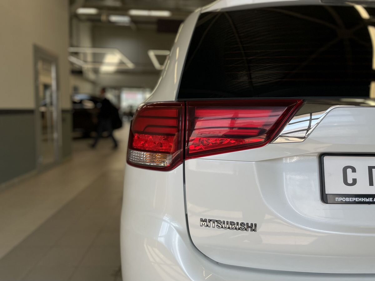 Mitsubishi Outlander 2018 6