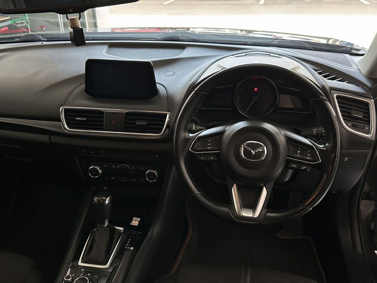 Mazda Axela 2017 18