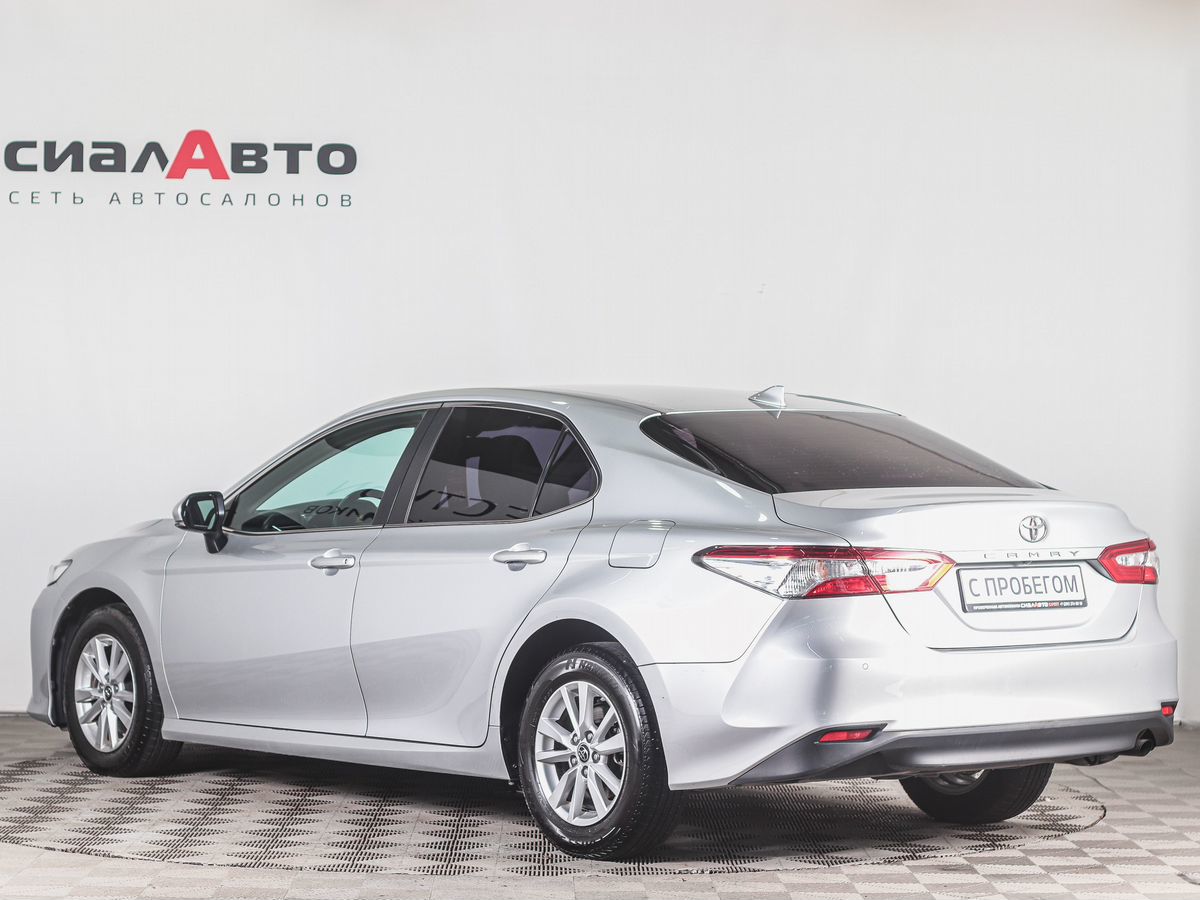 Toyota Camry 2019 6