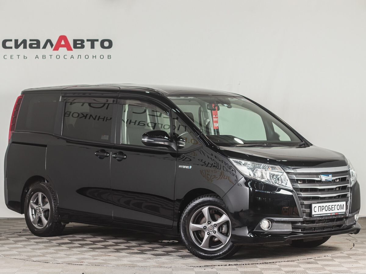 Toyota Noah 2014 Вариатор Передний Гибрид 1.8