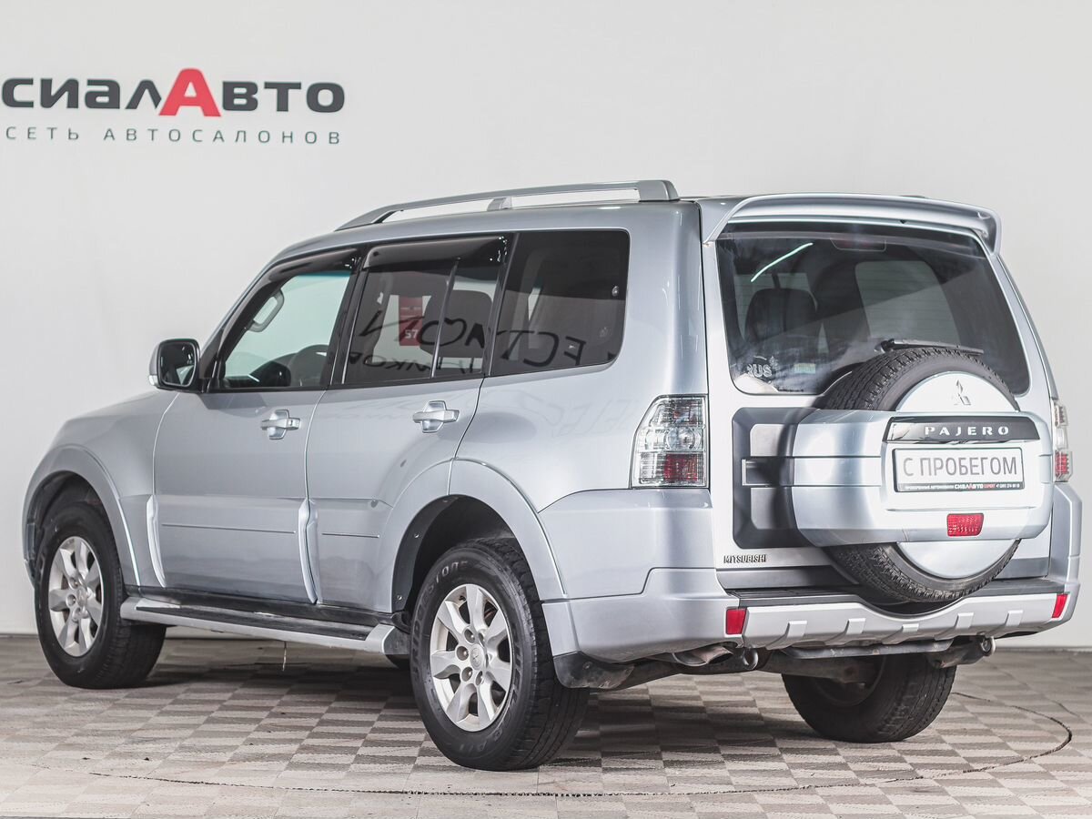 Mitsubishi Pajero 2011 6