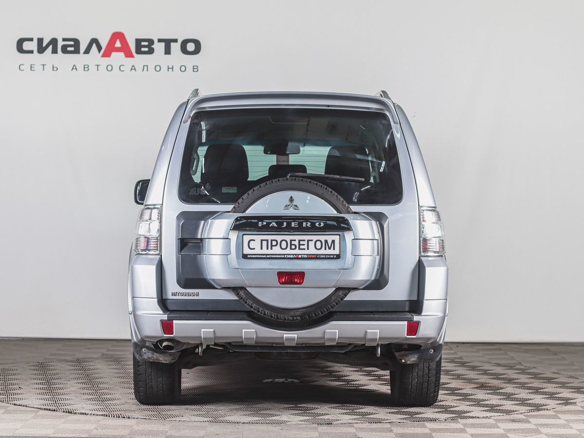 Mitsubishi Pajero 2011 5