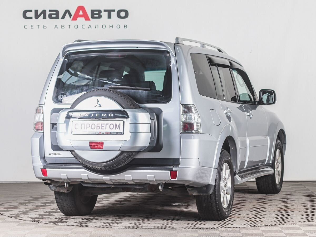 Mitsubishi Pajero 2011 4