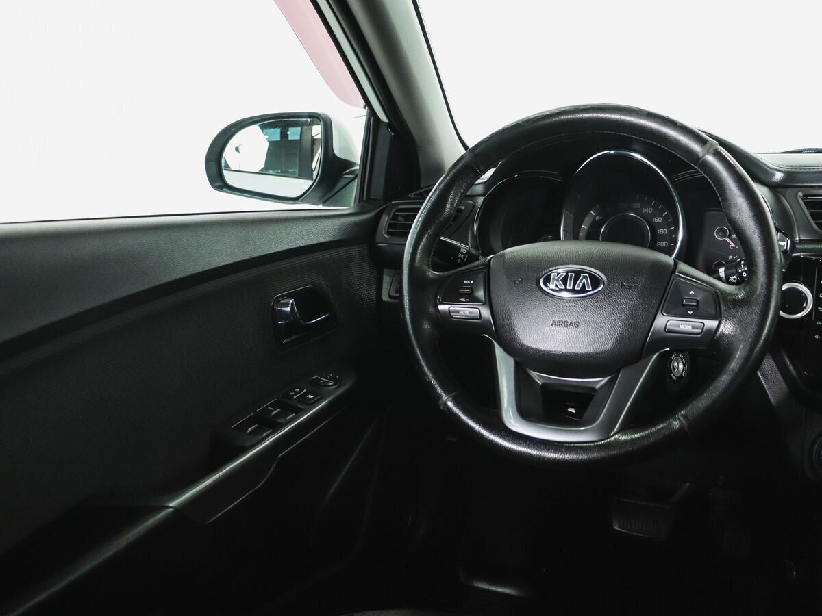 Kia Rio 2013 10