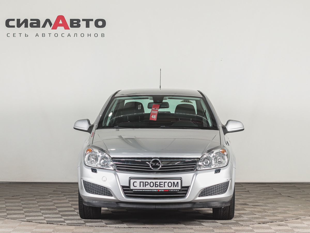 Opel Astra 2011 1