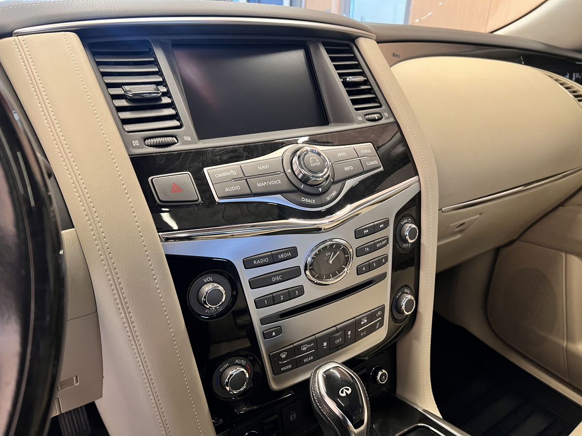 Infiniti QX80 2019 25