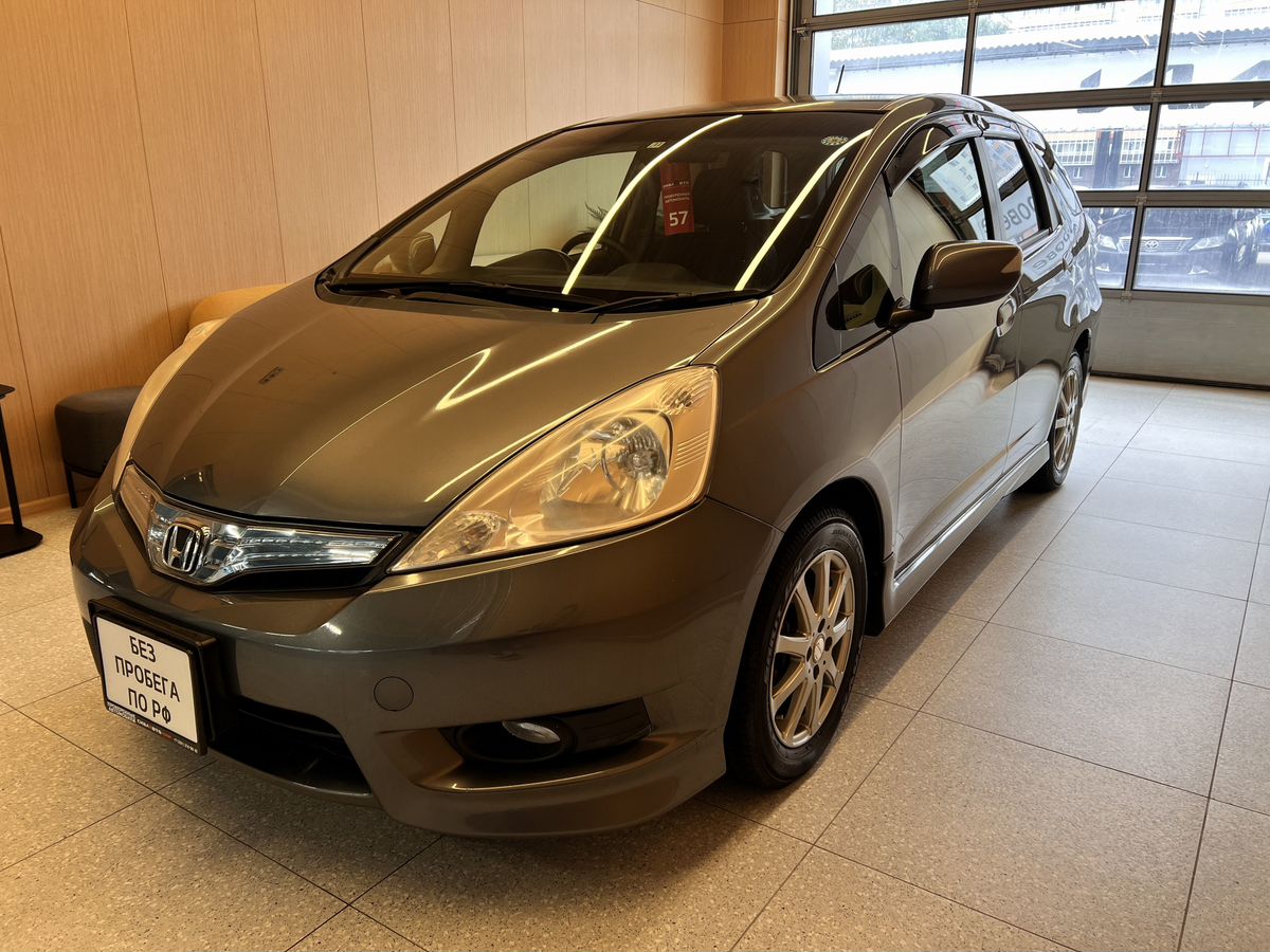 Honda Fit Shuttle 2012 3