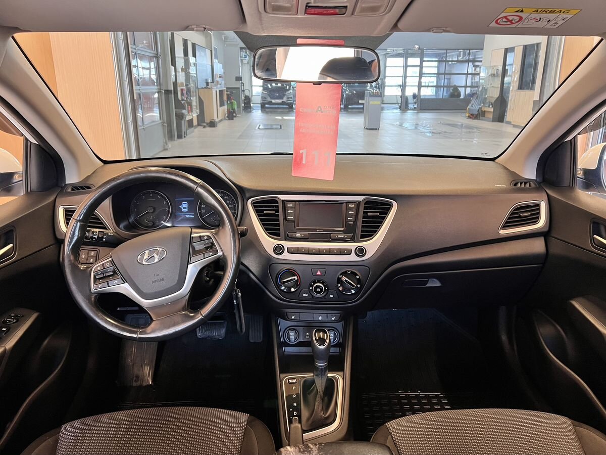 Hyundai Solaris 2018 17