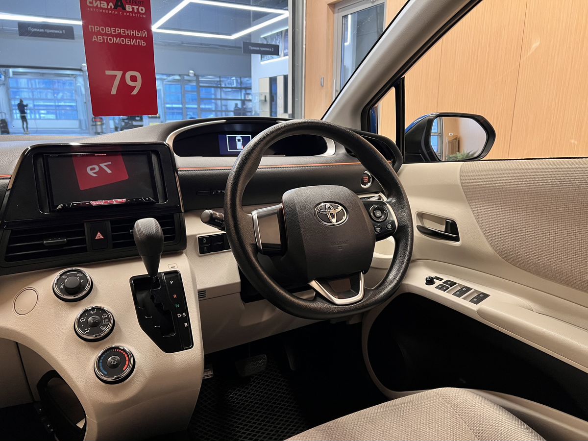 Toyota Sienta 2018 21