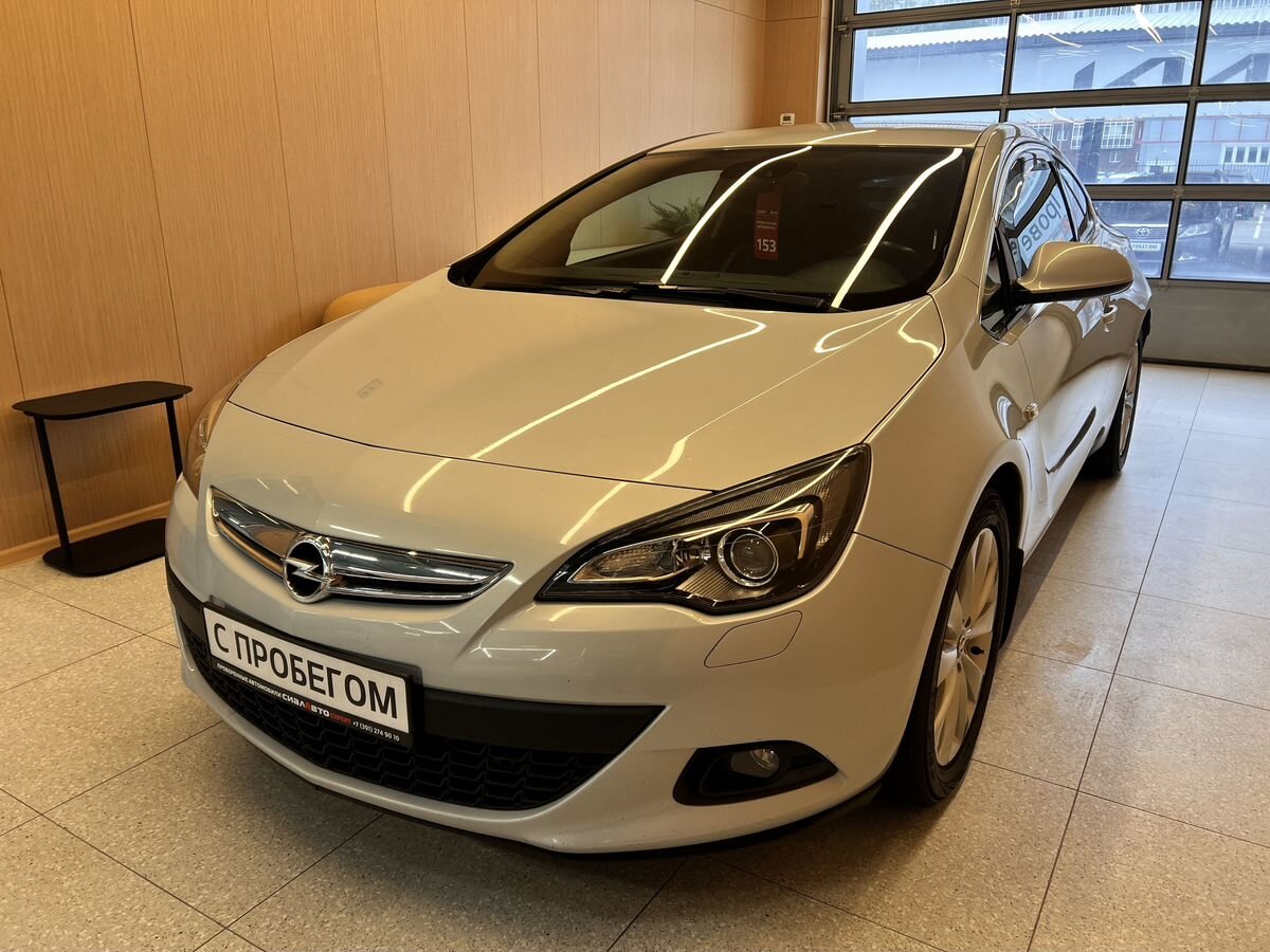 Opel Astra 2011 3