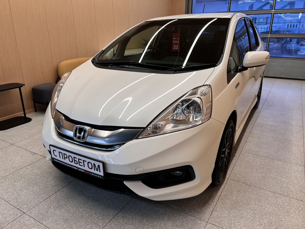 Honda Fit Shuttle 2013 3