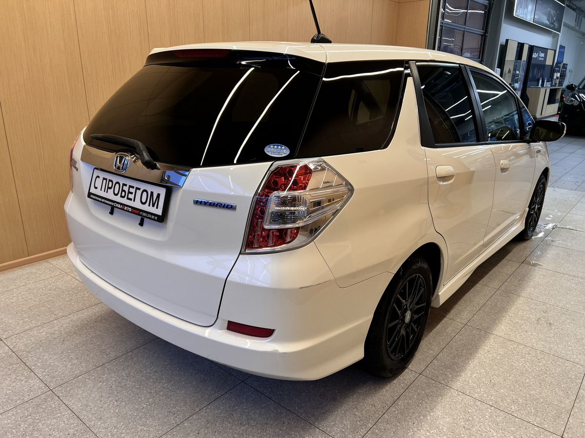 Honda Fit Shuttle 2013 4