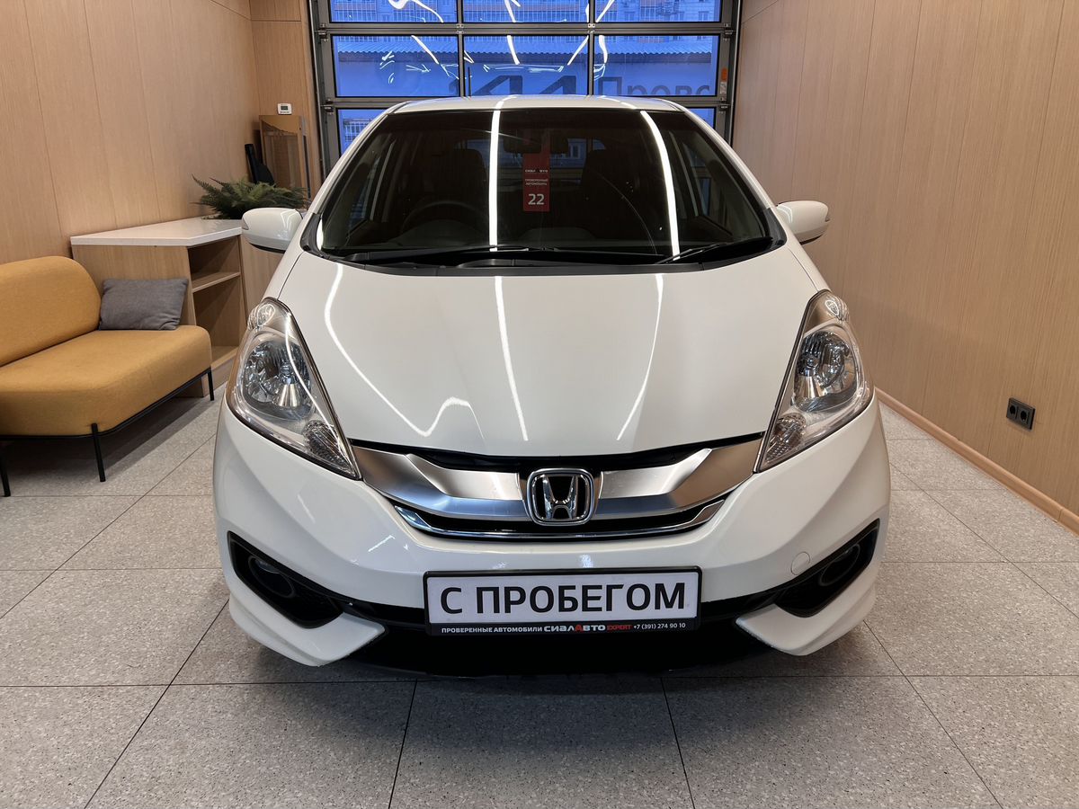 Honda Fit Shuttle 2013 1