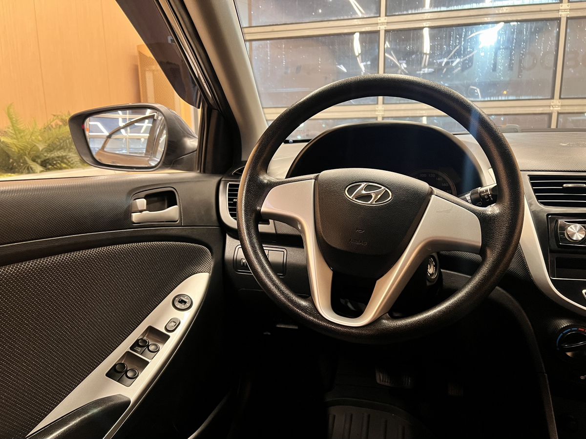 Hyundai Solaris 2011 11