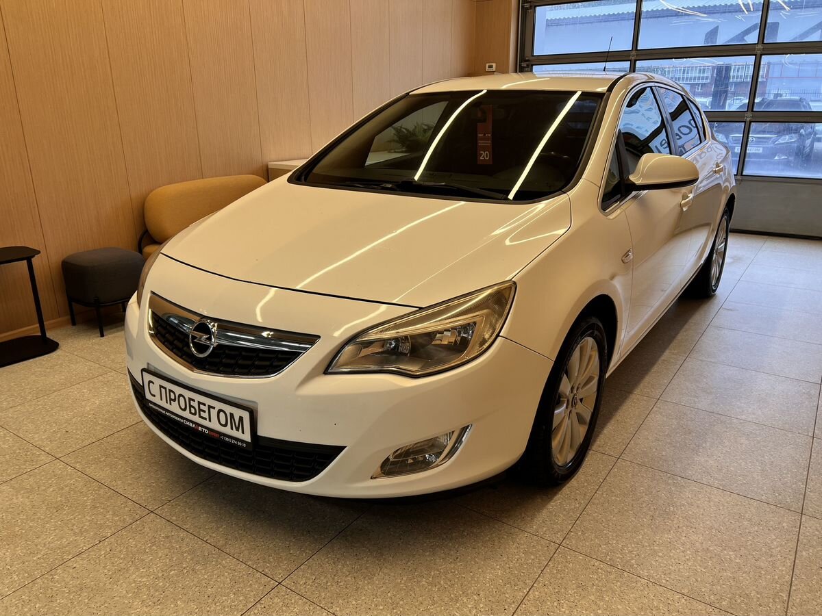 Opel Astra 2012 3