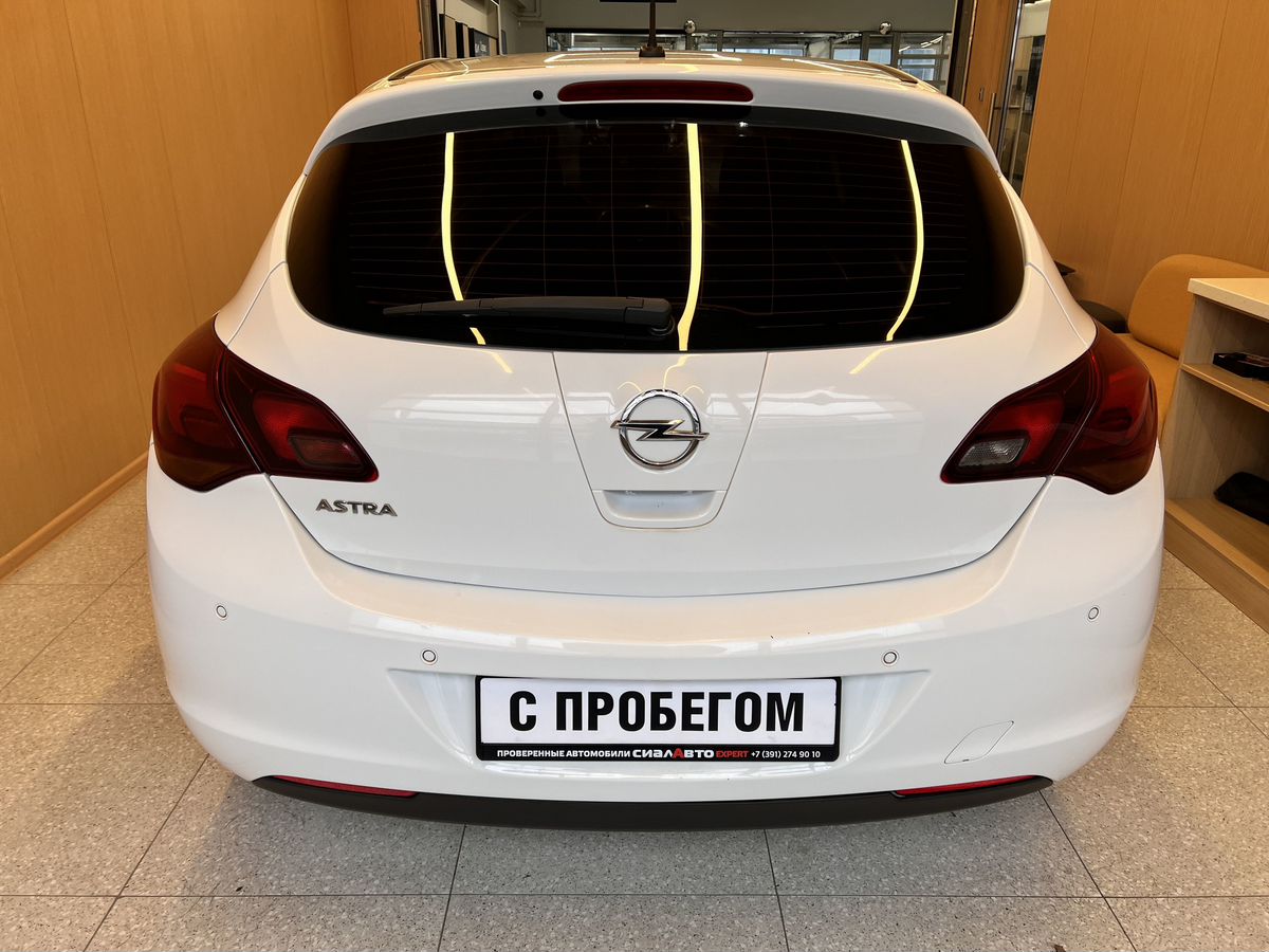 Opel Astra 2012 5