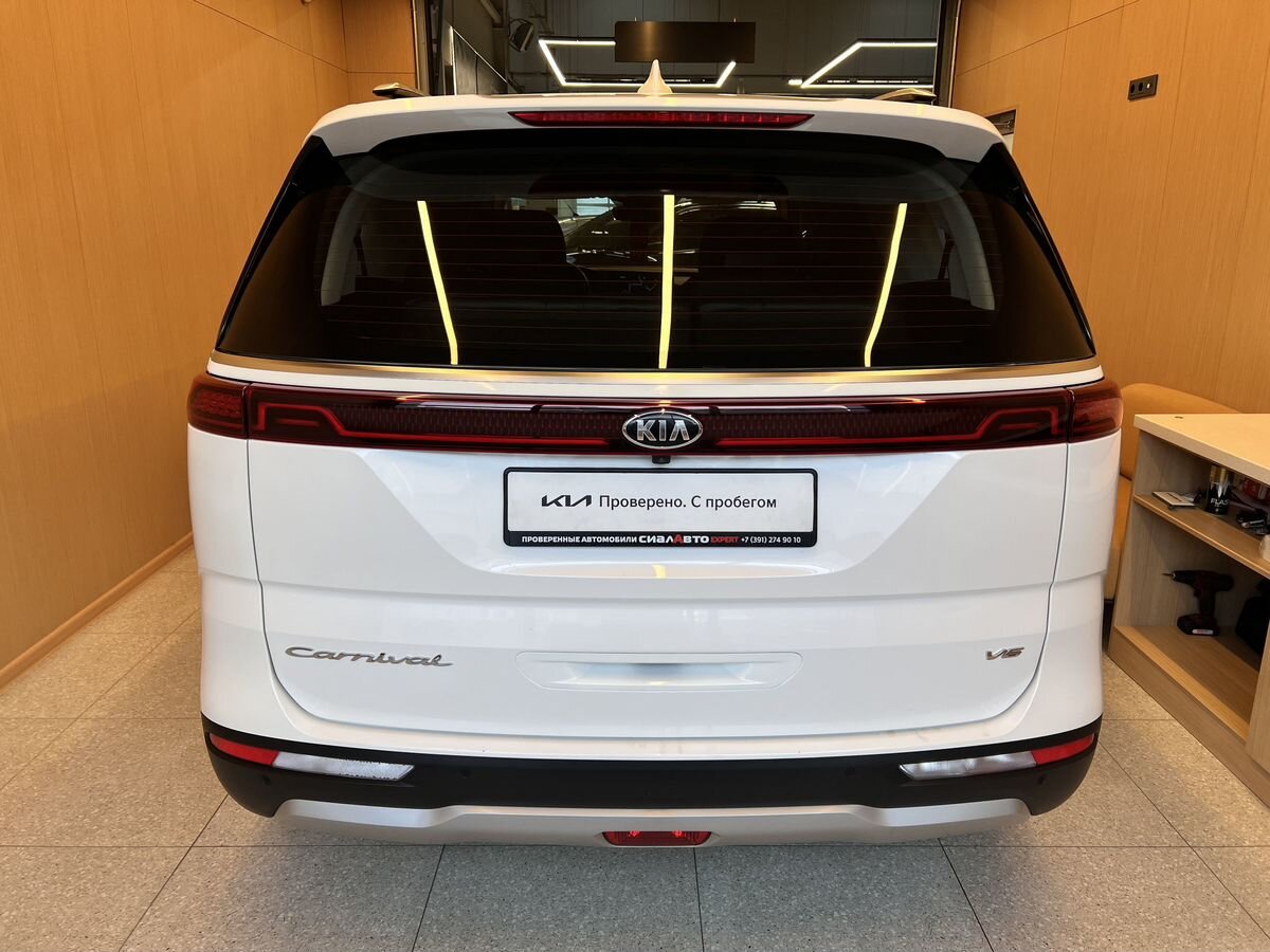 Kia Carnival 2021 5