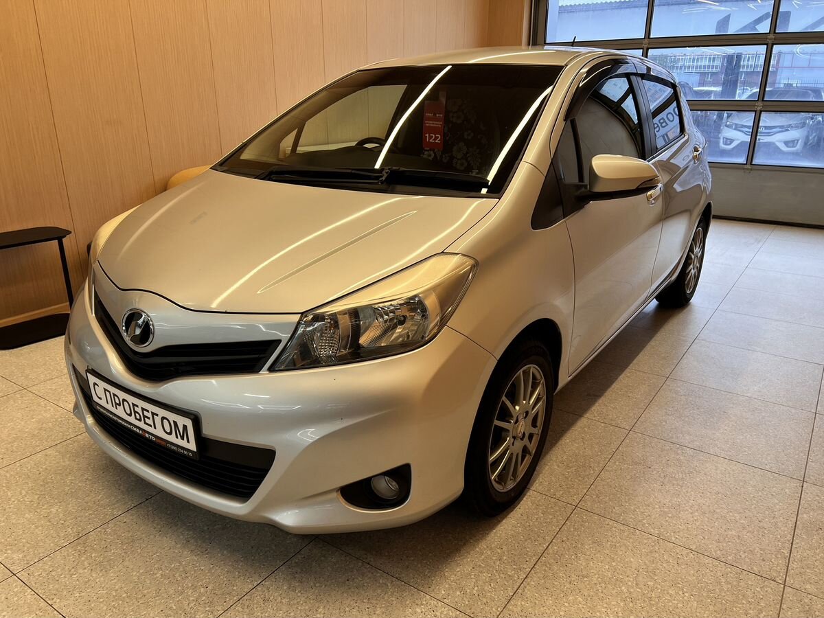 Toyota Vitz 2012 3