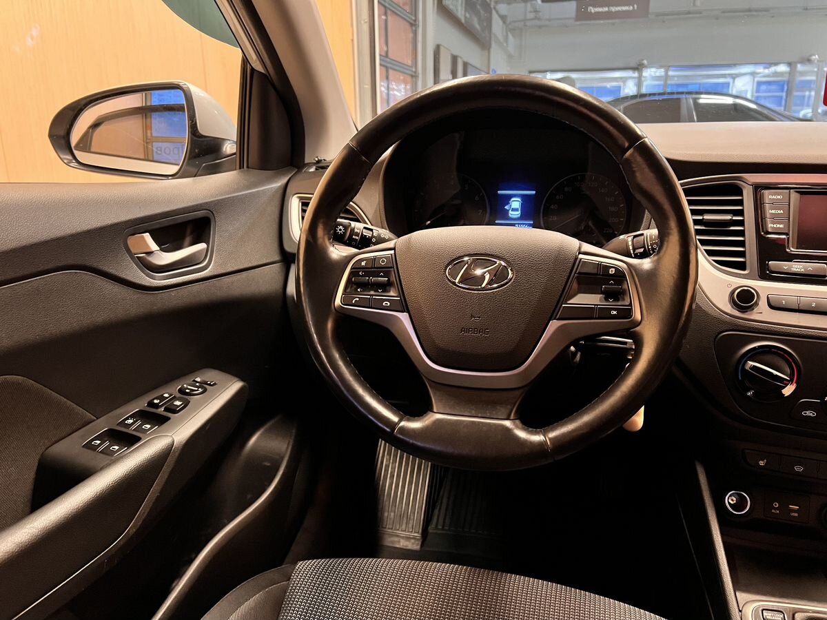 Hyundai Solaris 2017 10