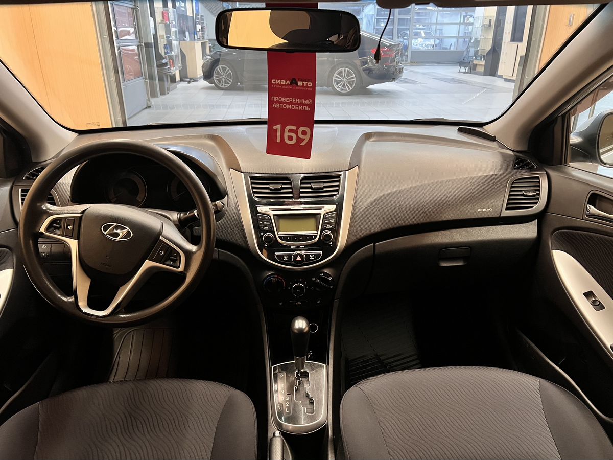 Hyundai Solaris 2013 17