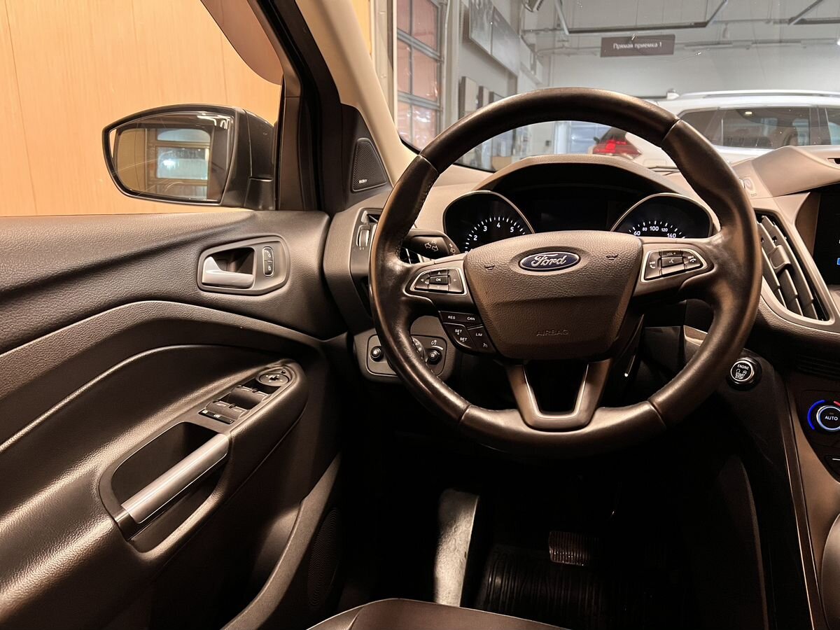 Ford Kuga 2019 16