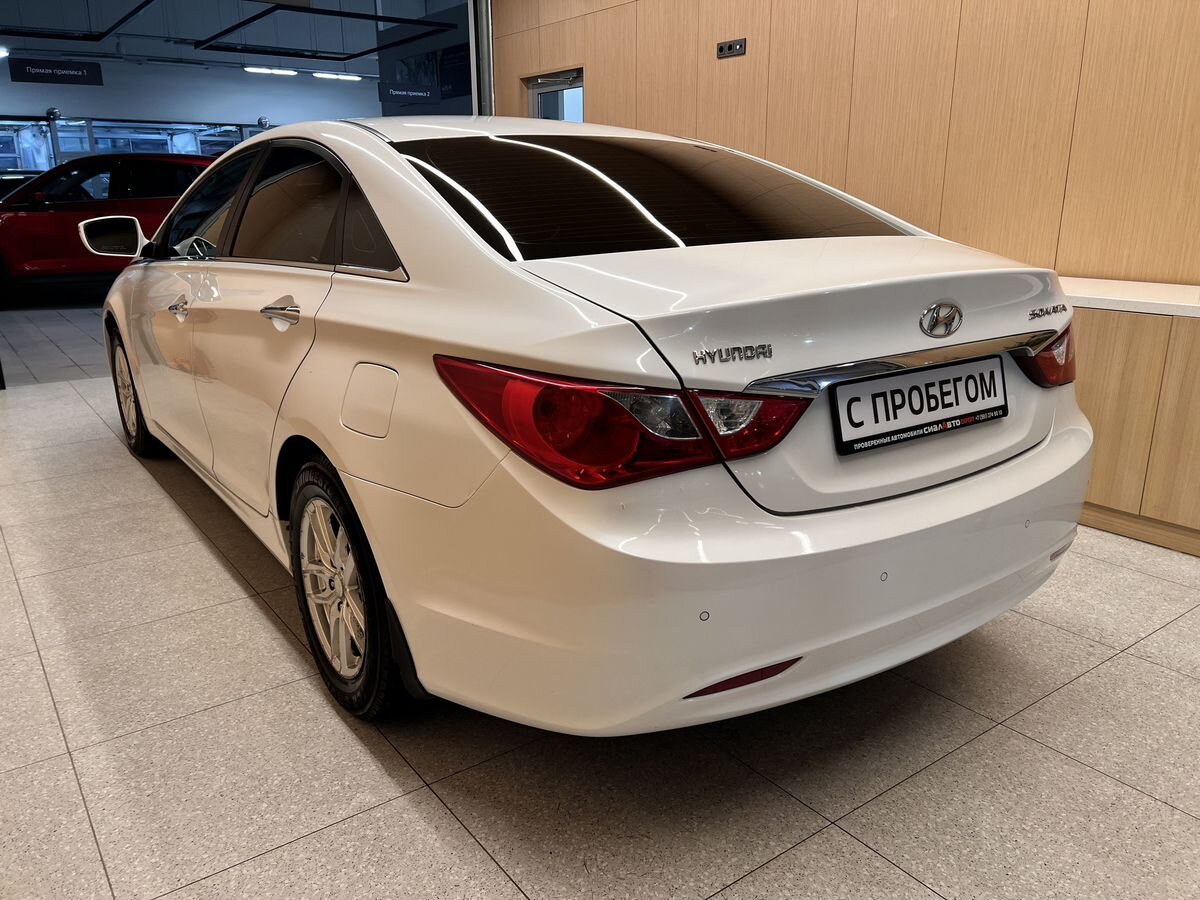 Hyundai Sonata 2011 6