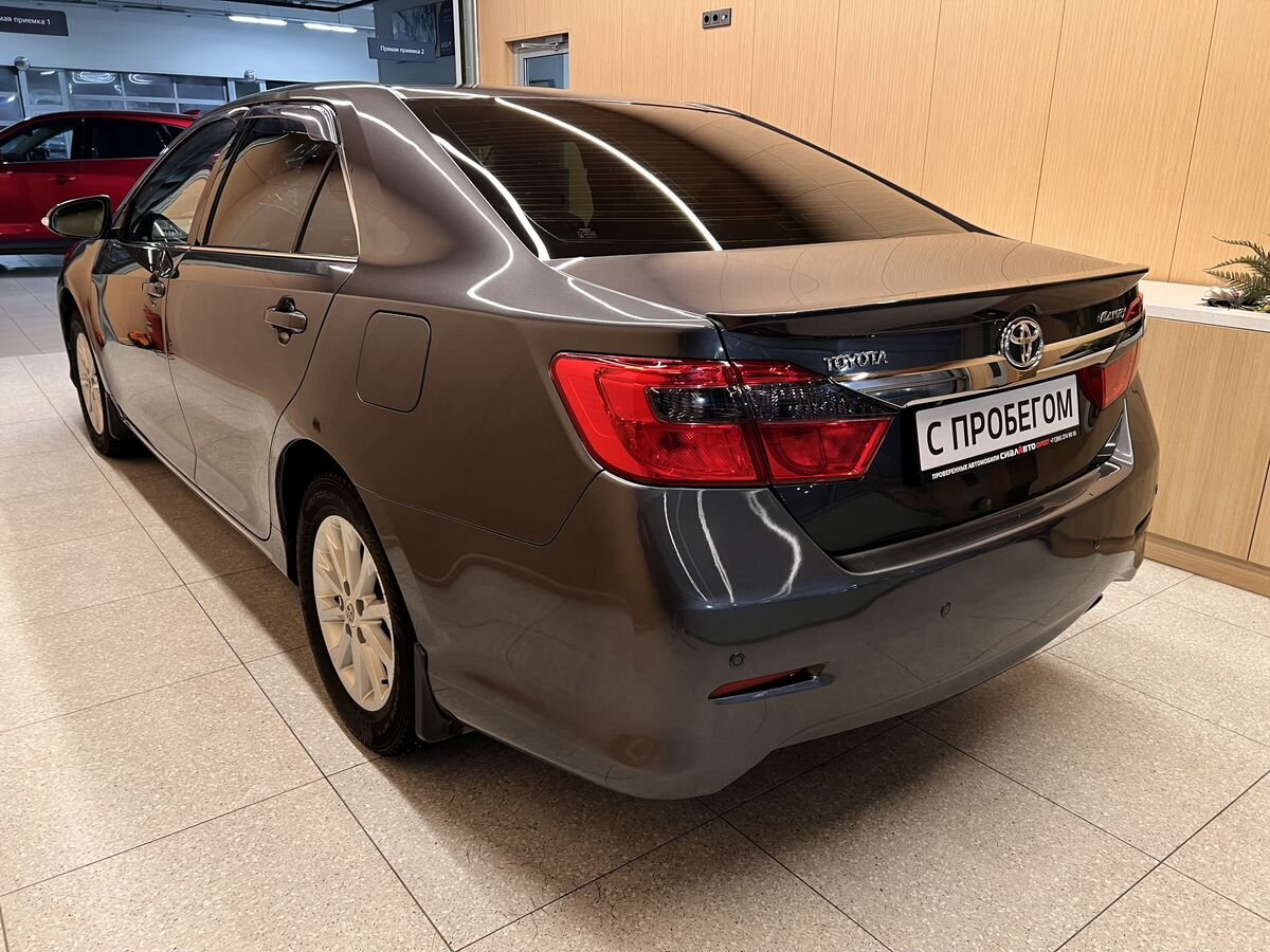 Toyota Camry 2011 5