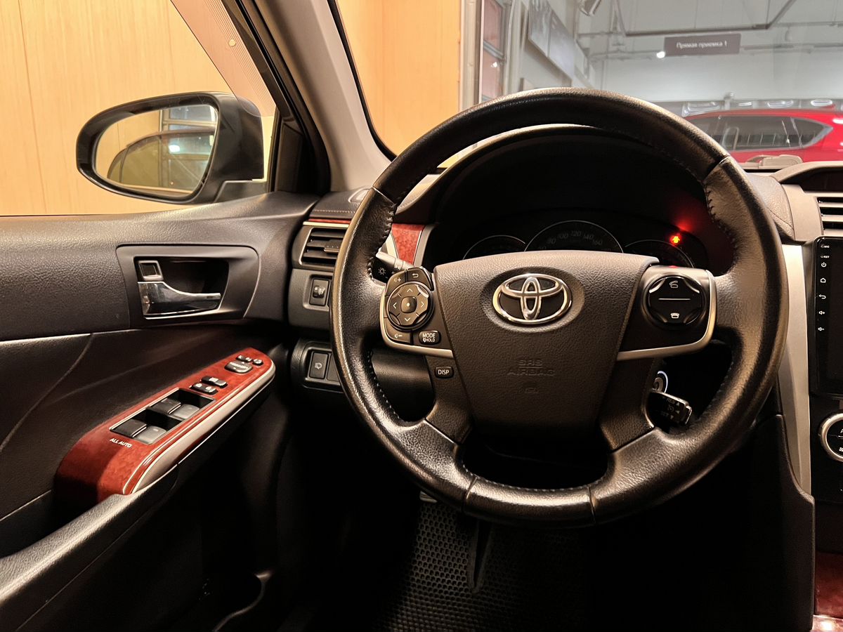 Toyota Camry 2011 10