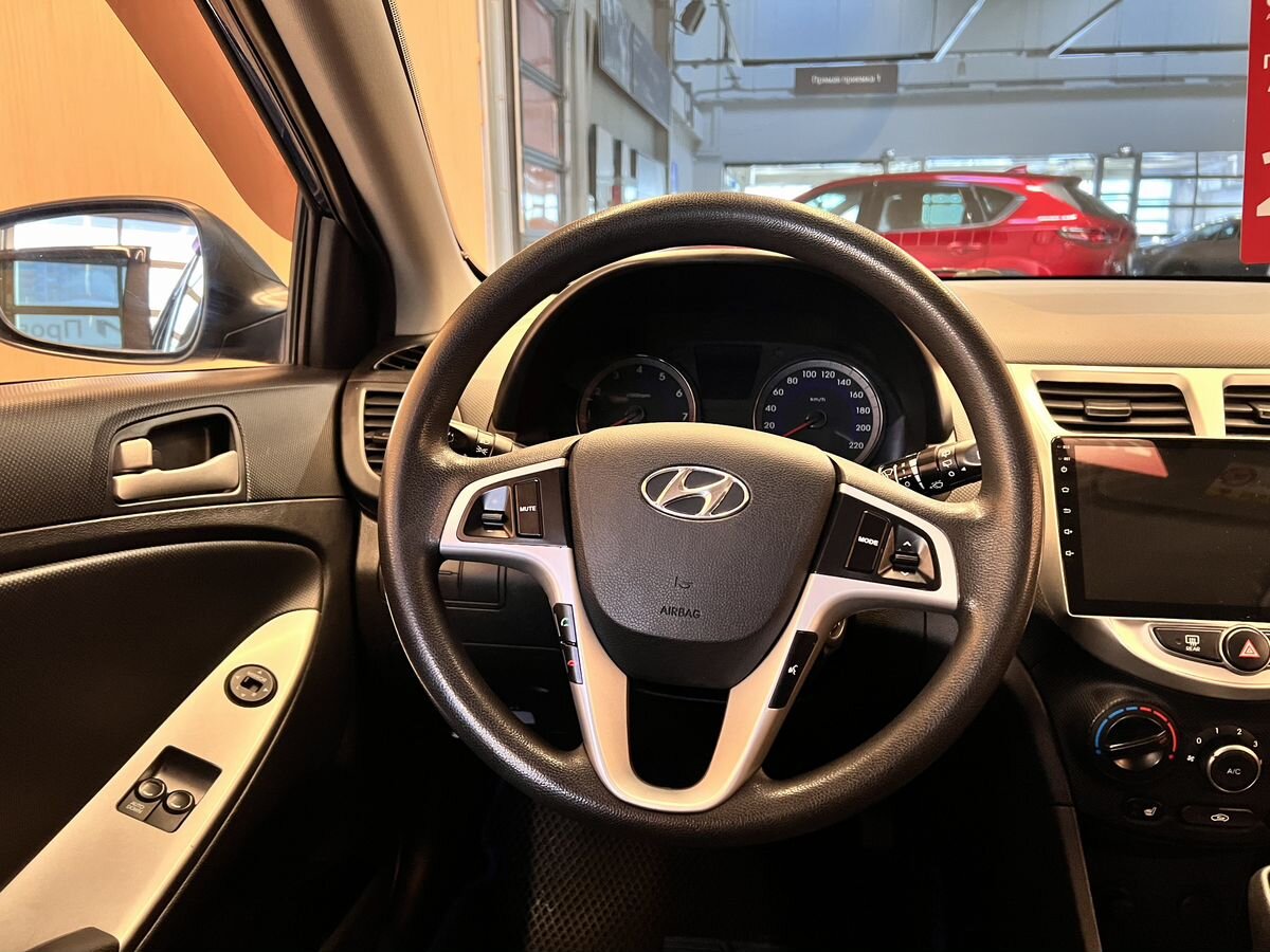 Hyundai Solaris 2015 14