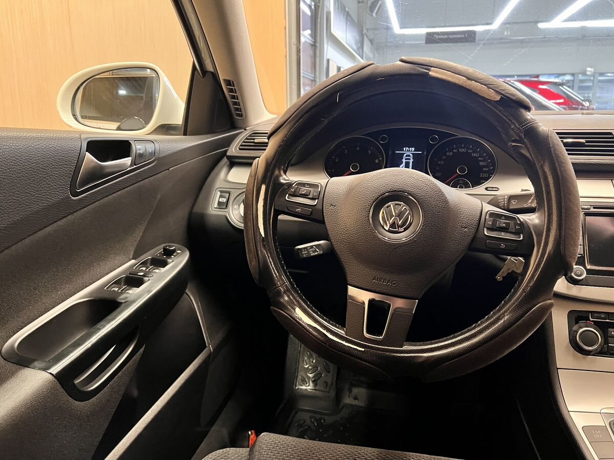 Volkswagen Passat 2010 10