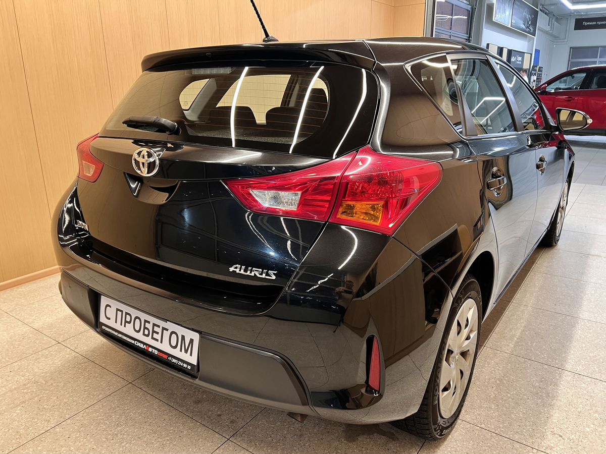 Toyota Auris 2014 3