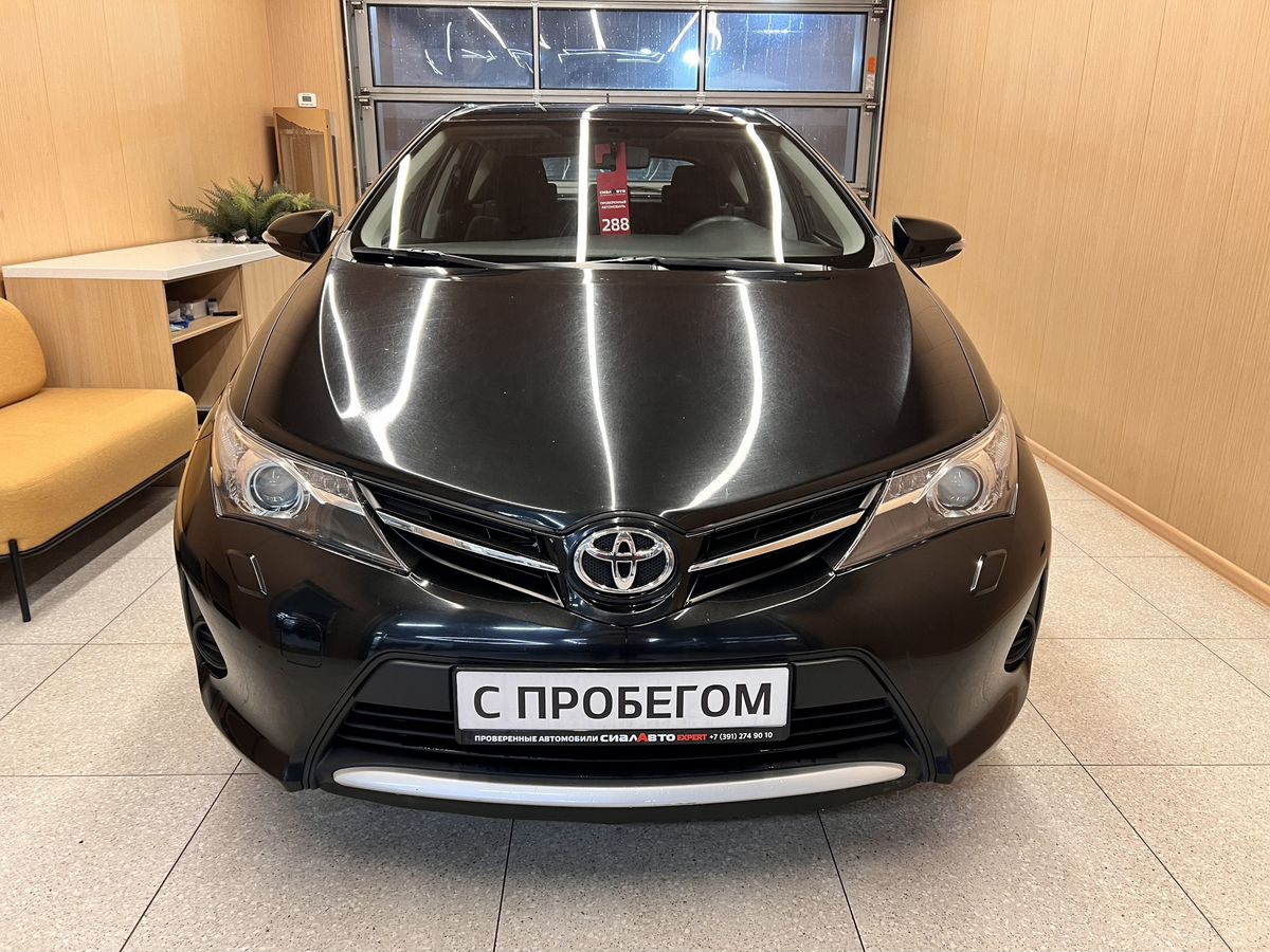 Toyota Auris 2014 1