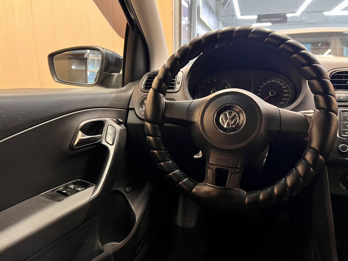 Volkswagen Polo 2013 9