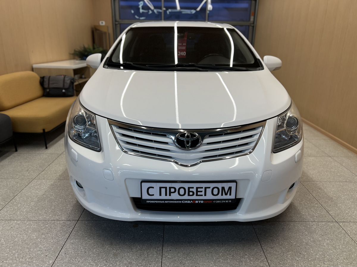 Toyota Avensis 2010 1