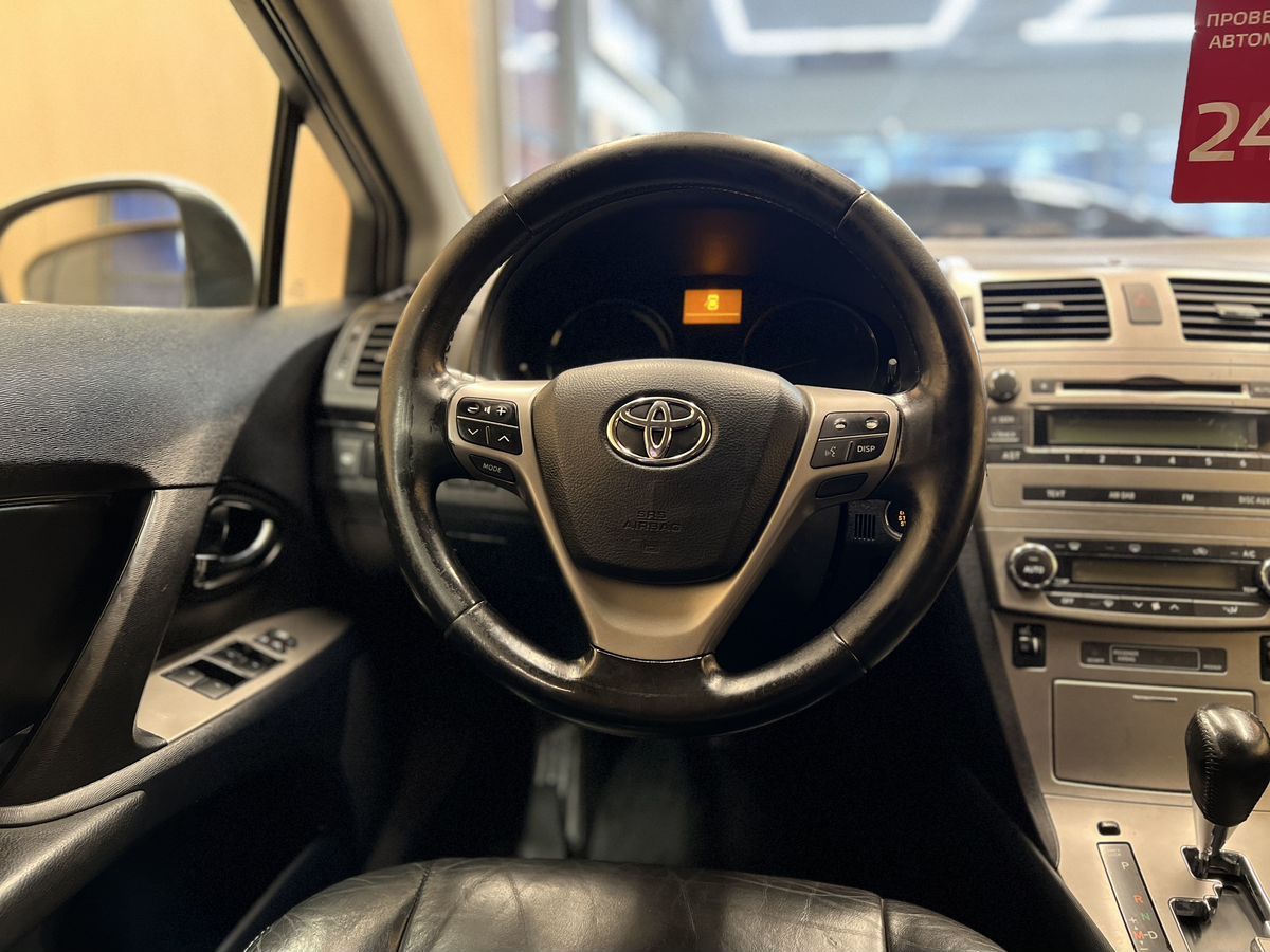 Toyota Avensis 2010 14